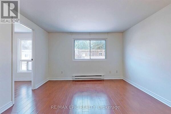 Toronto 4 bedrooms Townhouse for rent. Property photo: 683026-2