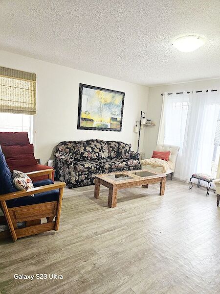 Calgary 3 bedrooms Townhouse for rent. Property photo: 683039-2