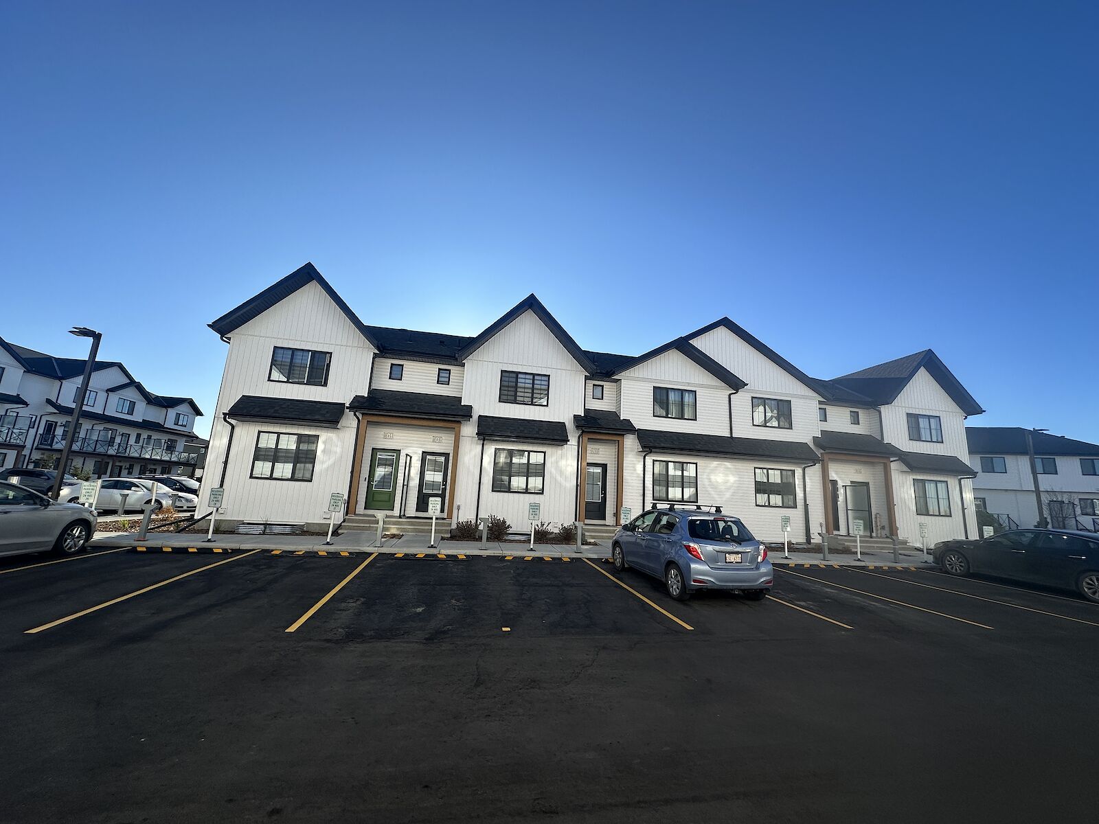 Calgary 3 bedrooms Townhouse for rent. Property photo: 683103-1