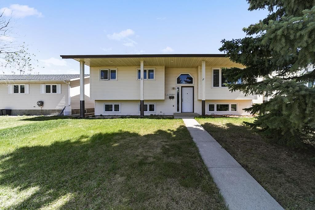 Camrose 6 bedrooms House for rent. Property photo: 683110-1