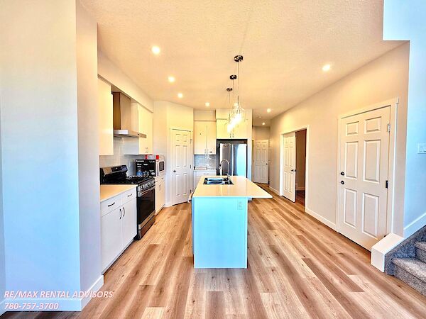 Edmonton 3 bedrooms Main Floor for rent. Property photo: 683181-3