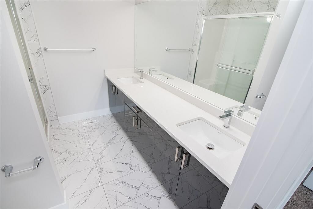 Edmonton 3 bedrooms Duplex for rent. Property photo: 683244-1