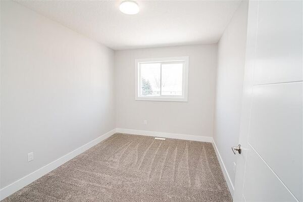 Edmonton 3 bedrooms Duplex for rent. Property photo: 683244-2
