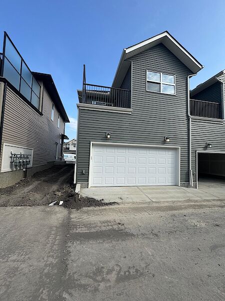 Airdrie 3 + Den bedrooms Townhouse for rent. Property photo: 683257-3