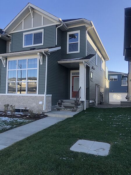 Airdrie 3 + Den bedrooms Townhouse for rent. Property photo: 683257-2
