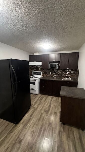 Calgary 2 bedrooms Basement for rent. Property photo: 683346-2