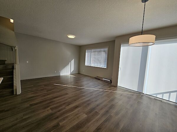 Cochrane 3 bedrooms House for rent. Property photo: 683394-2