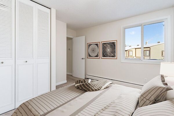 Edmonton 2 bedrooms Townhouse for rent. Property photo: 683434-3