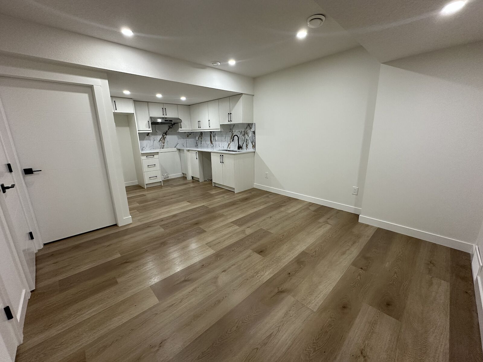 Calgary 1 bedroom Basement for rent. Property photo: 683509-1