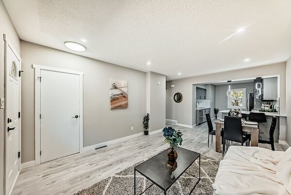 Calgary 2 bedrooms Main Floor for rent. Property photo: 683574-3