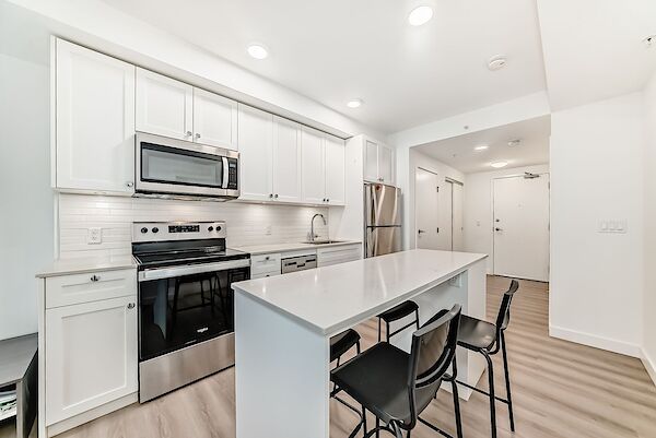 Calgary 2 bedrooms Condo Unit for rent. Property photo: 683622-3