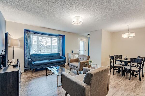 Airdrie 2 bedrooms Townhouse for rent. Property photo: 683642-3