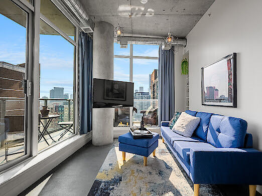 Calgary 2 bedrooms Condo Unit for rent. Property photo: 683654-2