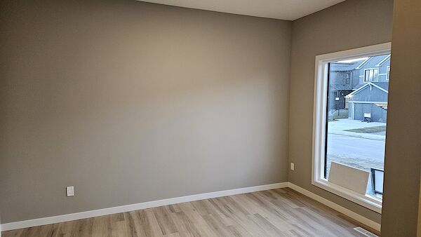 Edmonton 3 + Den bedrooms Main Floor for rent. Property photo: 683668-3