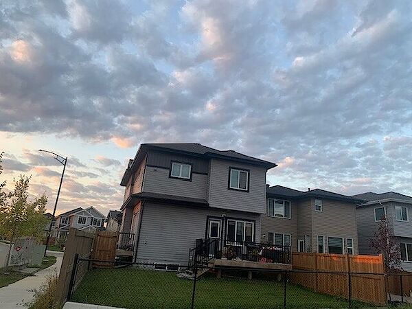 Edmonton 3 bedrooms House for rent. Property photo: 683670-2