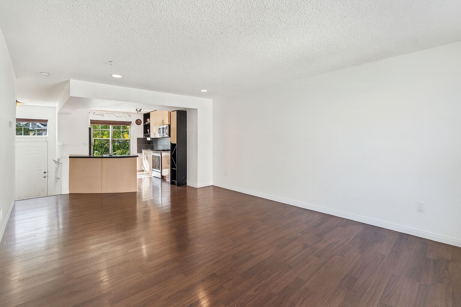 Calgary 2 bedrooms Townhouse for rent. Property photo: 683676-1