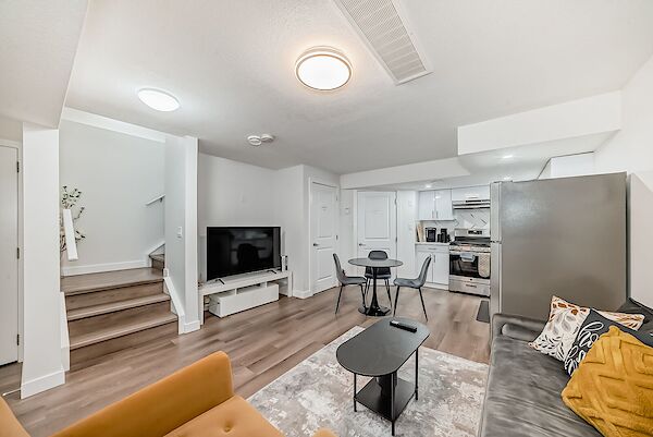 Edmonton 3 bedrooms Basement for rent. Property photo: 683695-3