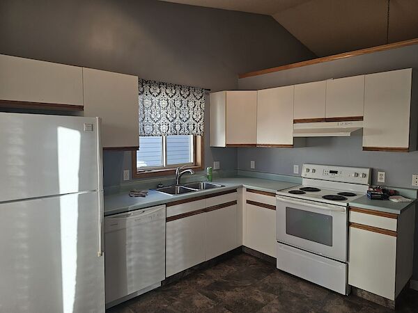 Calgary 4 bedrooms House for rent. Property photo: 683803-3