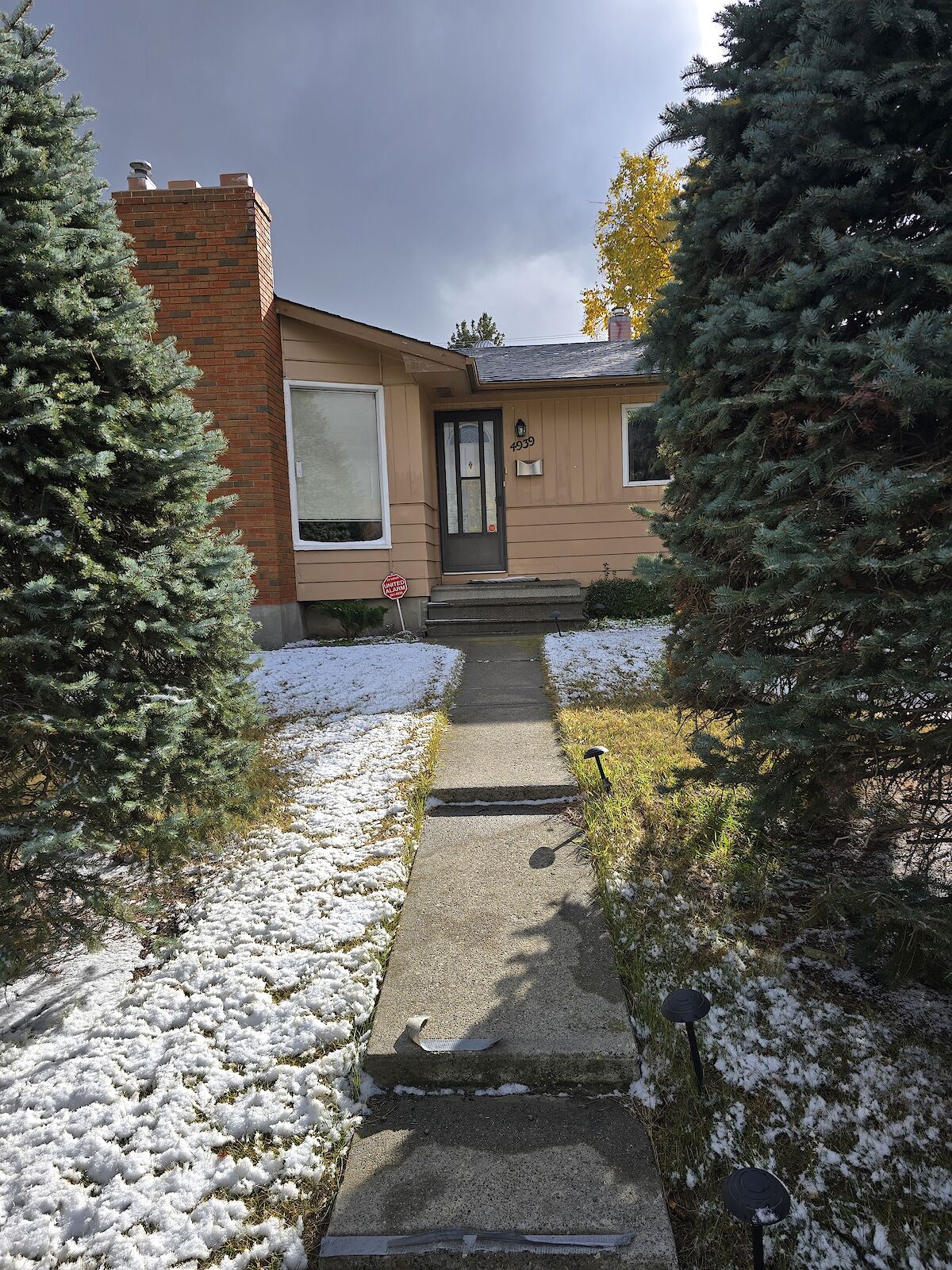 Calgary 3 + Den bedrooms House for rent. Property photo: 683844-1