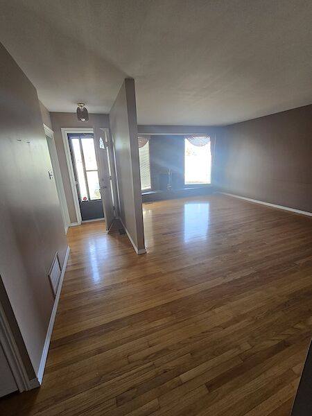 Calgary 3 + Den bedrooms House for rent. Property photo: 683844-2