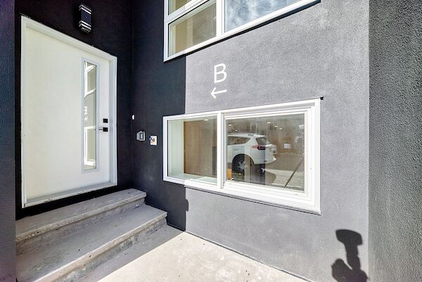 Calgary 2 bedrooms Townhouse for rent. Property photo: 683848-2