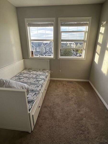 Airdrie 2 bedrooms Townhouse for rent. Property photo: 683881-2
