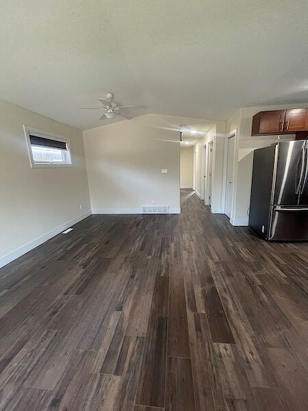 Edmonton 3 bedrooms Main Floor for rent. Property photo: 683906-2
