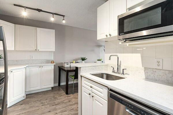 Calgary 1 bedroom Condo Unit for rent. Property photo: 683949-2
