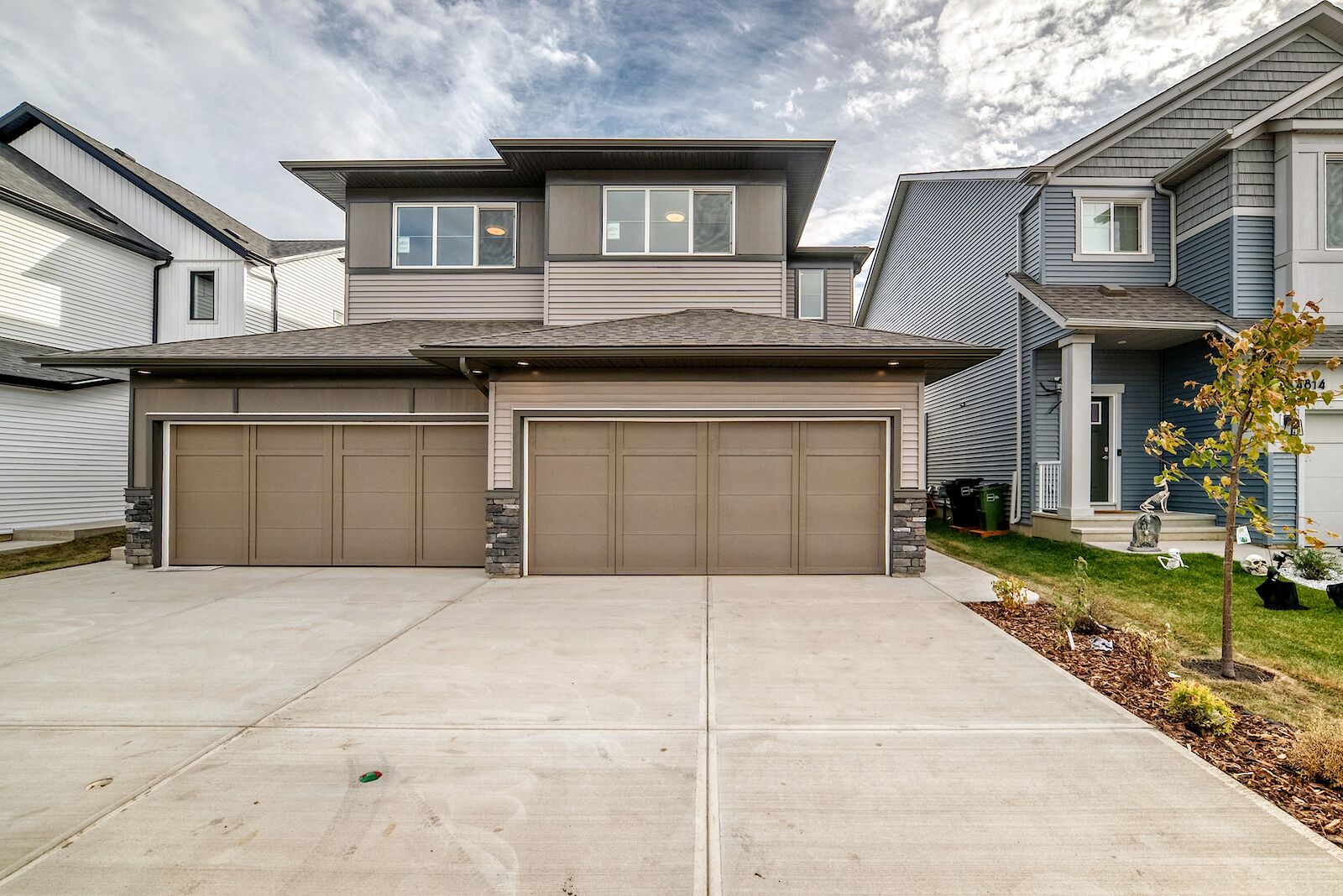 Edmonton 3 + Den bedrooms Main Floor for rent. Property photo: 683970-1