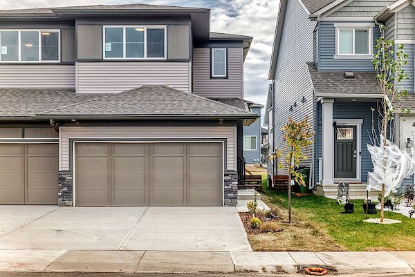 Edmonton 3 + Den bedrooms Main Floor for rent. Property photo: 683970-2