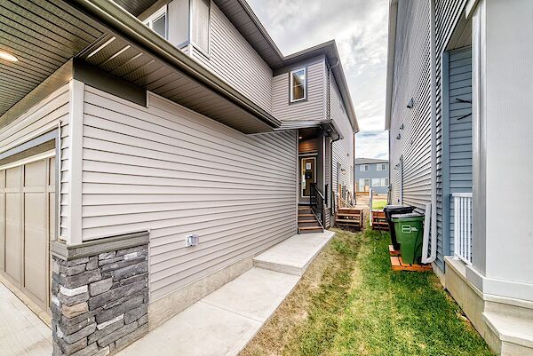 Edmonton 3 + Den bedrooms Main Floor for rent. Property photo: 683970-3