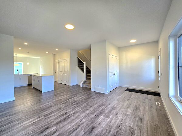 Edmonton 3 bedrooms Main Floor for rent. Property photo: 683976-3