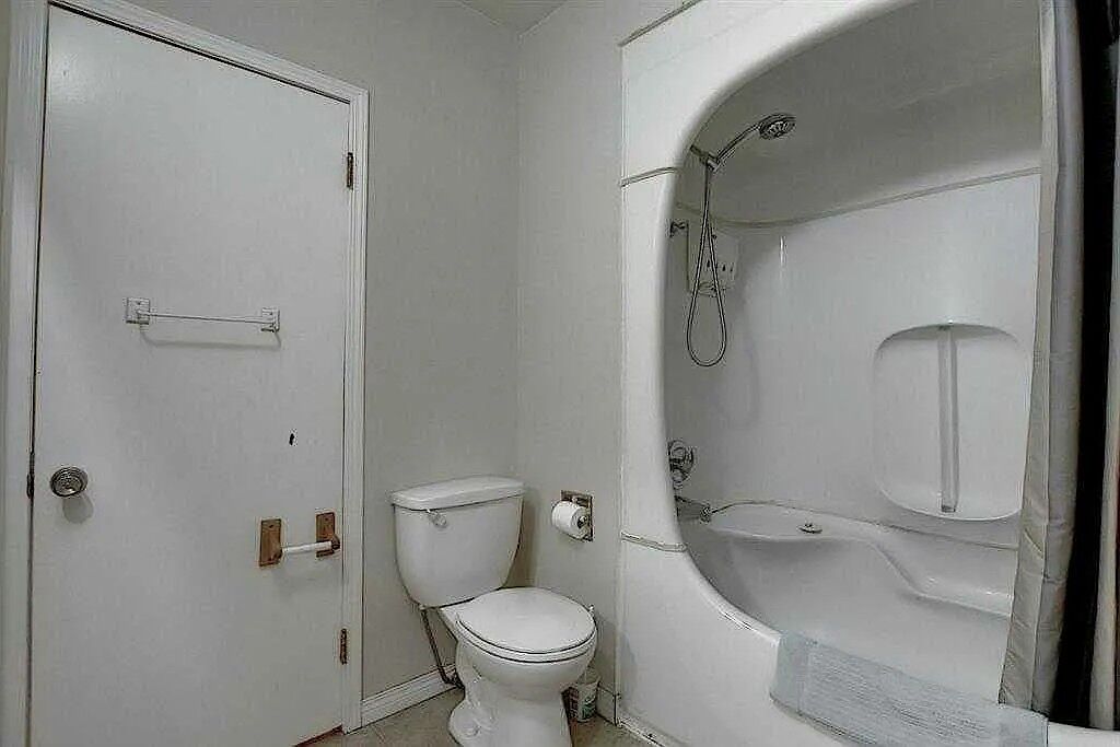 Diamond Valley 2 + Den bedrooms Main Floor for rent. Property photo: 683994-1