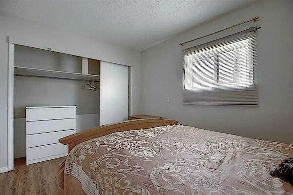 Diamond Valley 2 + Den bedrooms Main Floor for rent. Property photo: 683994-3