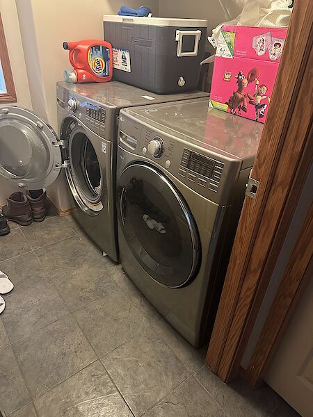 Calgary 3 + Den bedrooms House for rent. Property photo: 684048-2