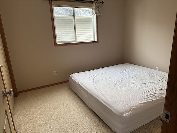 Calgary 3 + Den bedrooms House for rent. Property photo: 684048-3