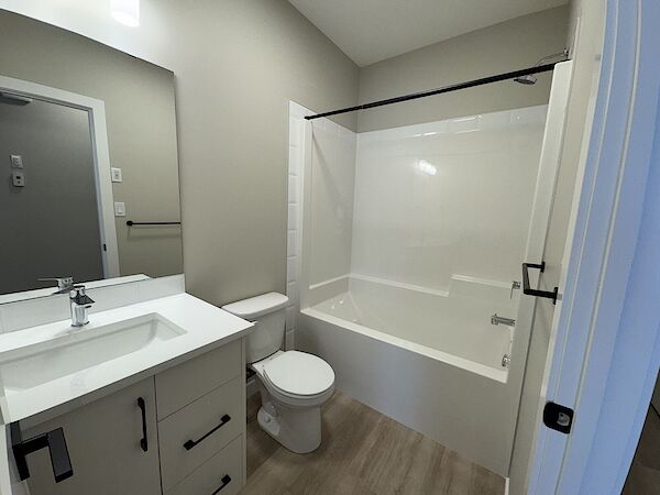 Sylvan Lake 1 bedroom Basement for rent. Property photo: 684134-3