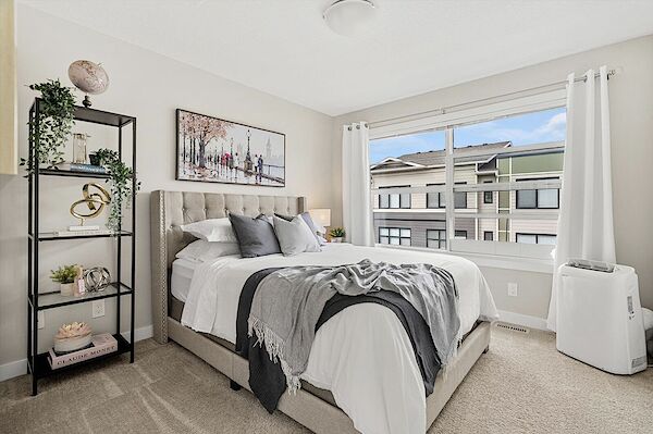 Calgary 3 bedrooms Townhouse for rent. Property photo: 684183-2