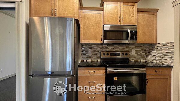 Edmonton 2 bedrooms Condo Unit for rent. Property photo: 684187-2