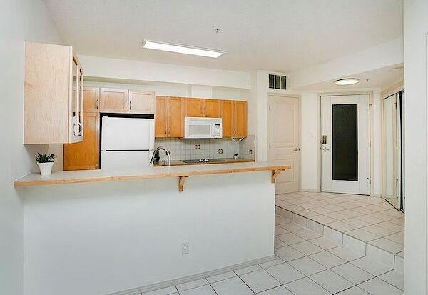 Edmonton 2 bedrooms Condo Unit for rent. Property photo: 684269-3