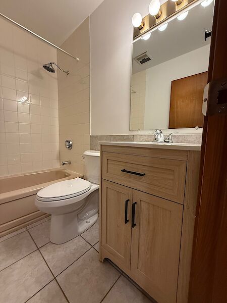 Calgary 2 bedrooms Duplex for rent. Property photo: 684302-3