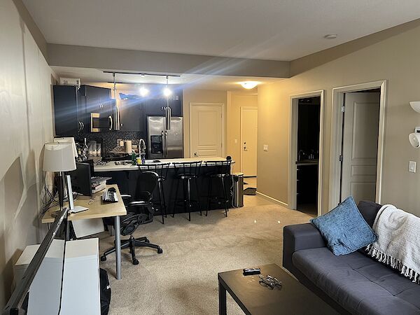 Calgary 1 bedroom Condo Unit for rent. Property photo: 684351-3