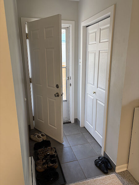 Calgary 2 bedrooms Main Floor for rent. Property photo: 684352-3