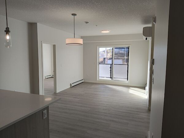 Calgary 2 bedrooms Condo Unit for rent. Property photo: 684365-2