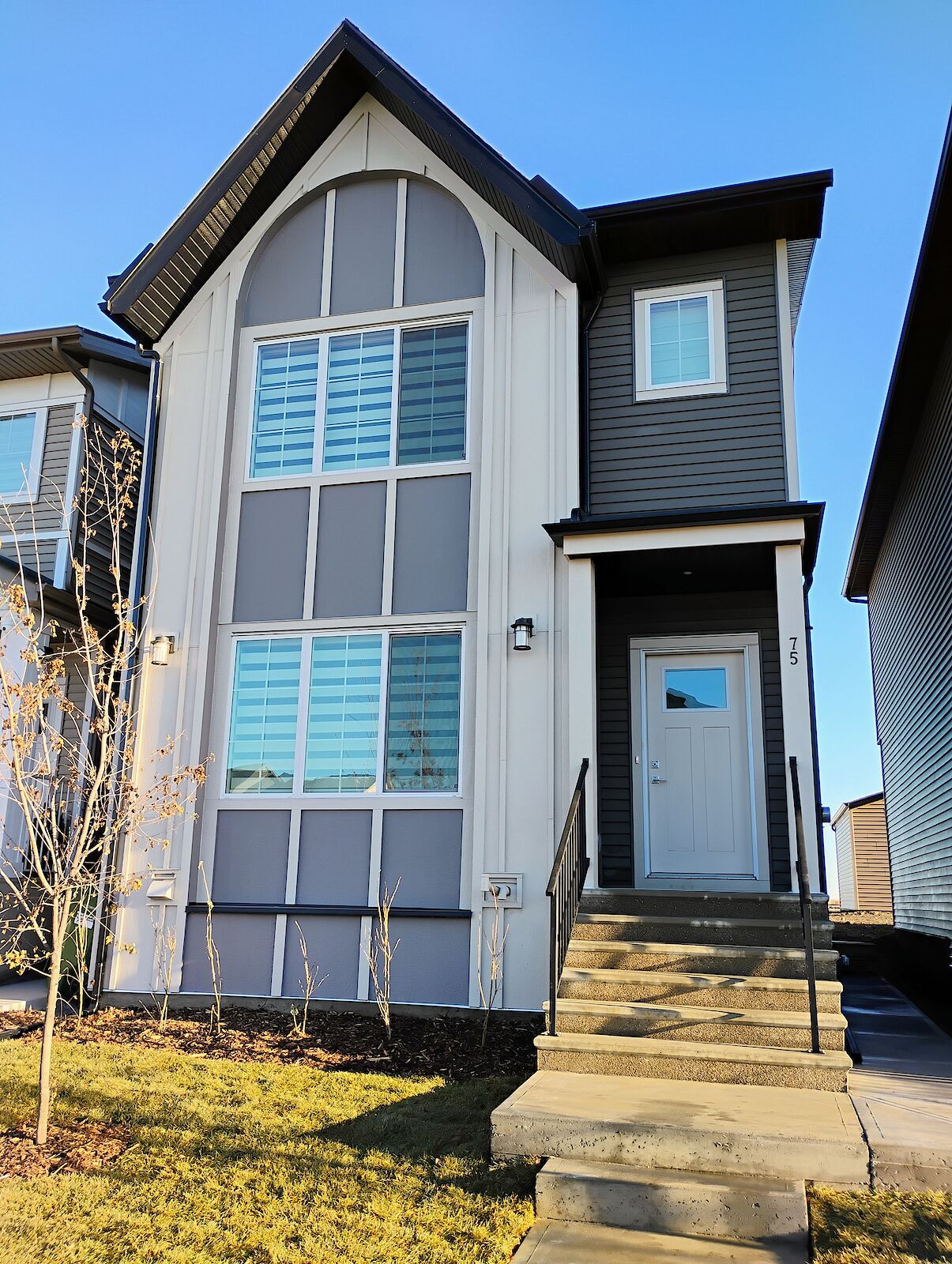 Calgary 3 + Den bedrooms Main Floor for rent. Property photo: 684366-1