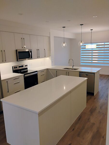 Calgary 3 + Den bedrooms House for rent. Property photo: 684366-3