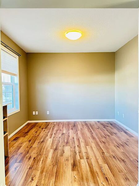 Calgary 3 + Den bedrooms House for rent. Property photo: 684369-2