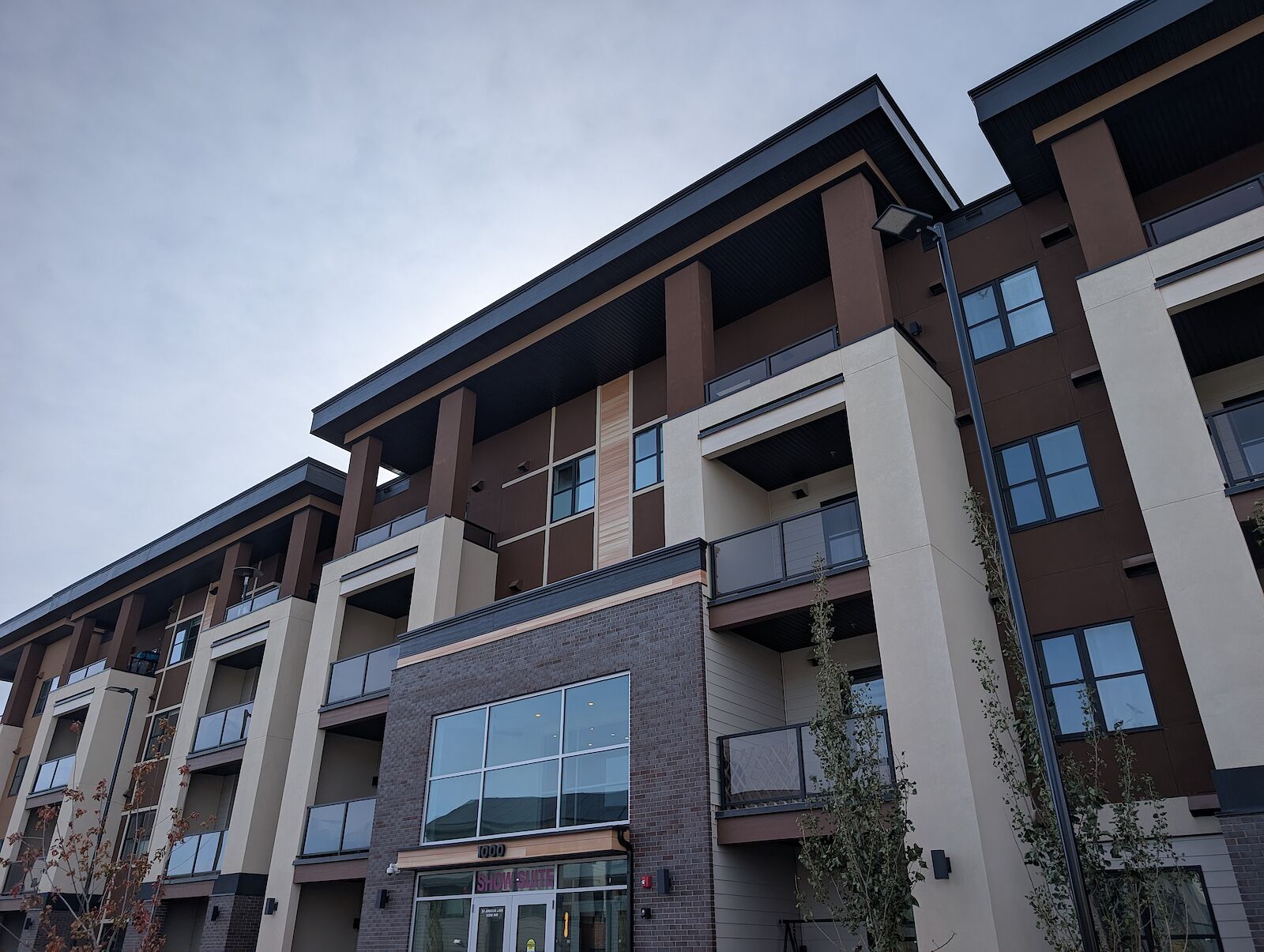 Calgary 2 bedrooms Condo Unit for rent. Property photo: 684376-1