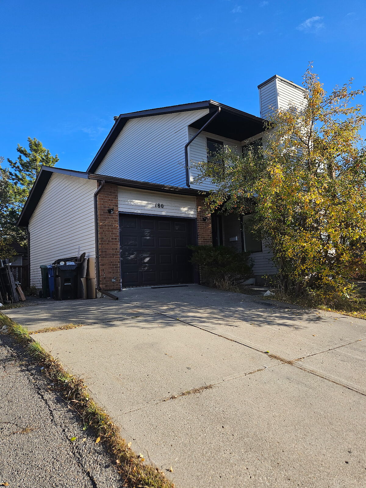 Calgary 3 bedrooms House for rent. Property photo: 684392-1
