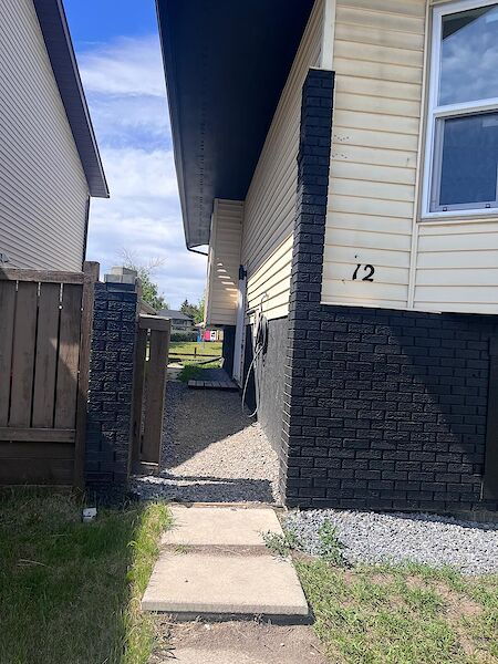 Calgary 5 + Den bedrooms House for rent. Property photo: 684399-2